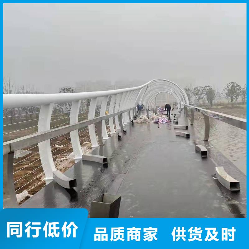 铸造石仿石护栏立柱,国道抗冲击围栏批发商