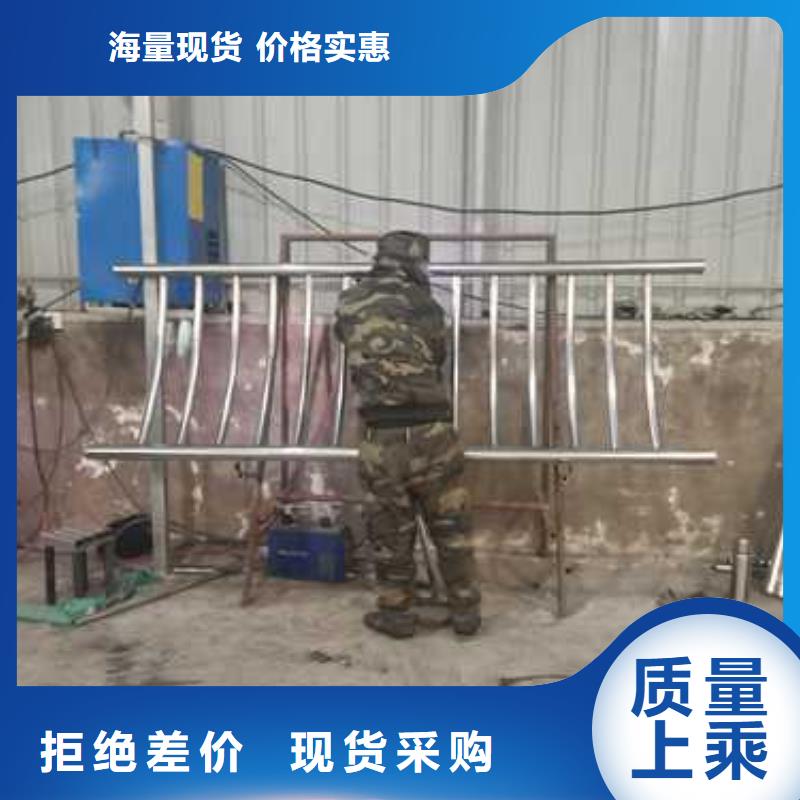 护栏-国道抗冲击围栏打造行业品质
