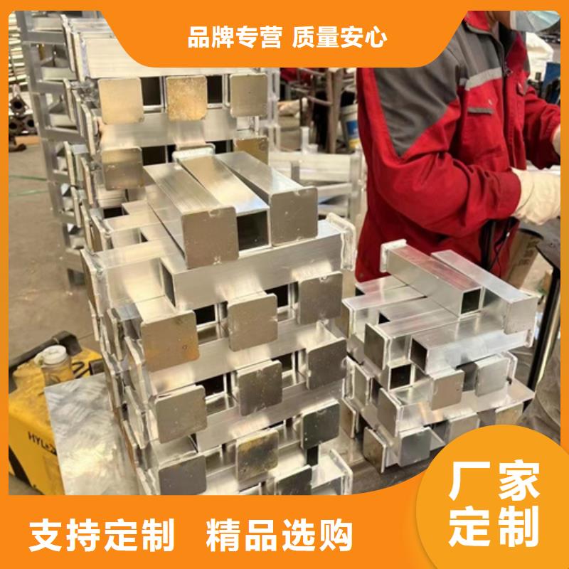 防撞护栏镀锌波形护栏货源报价