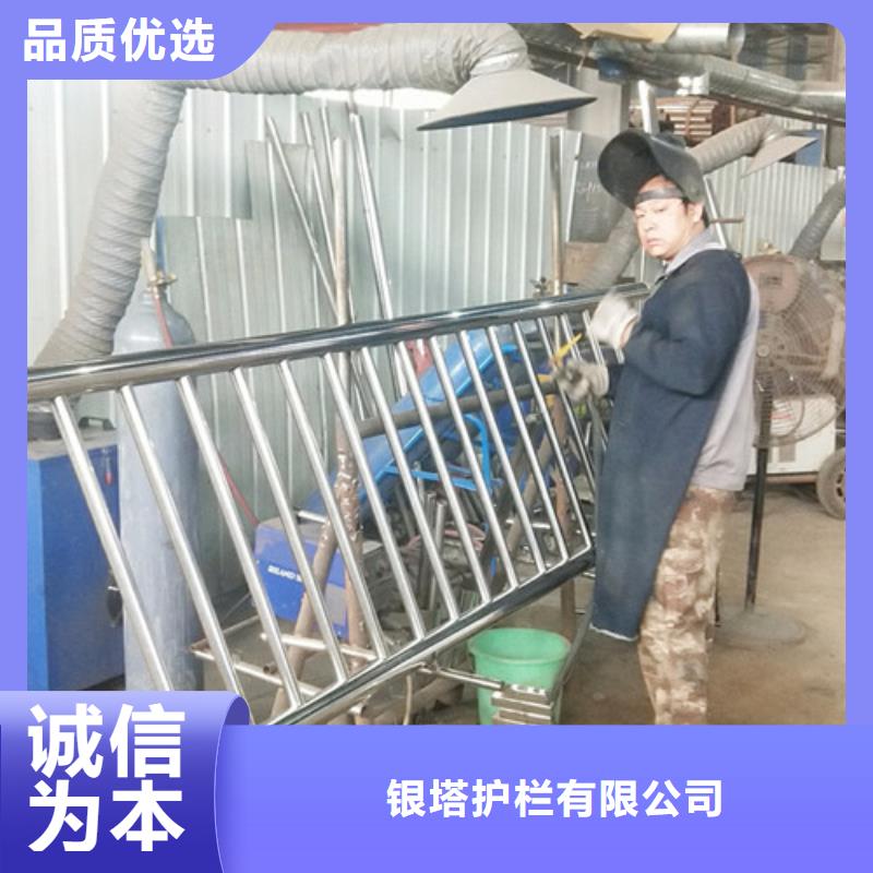 道路护栏灯光防撞护栏工程施工案例