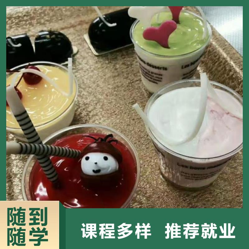 西点学校虎振挖掘机学校学真本领