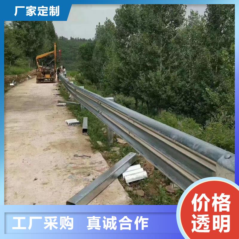 护栏波形梁防撞护栏厂家厂家拥有先进的设备