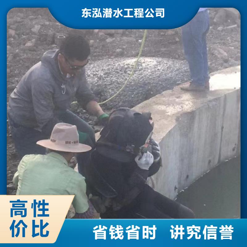  水上浮吊船技术精湛
